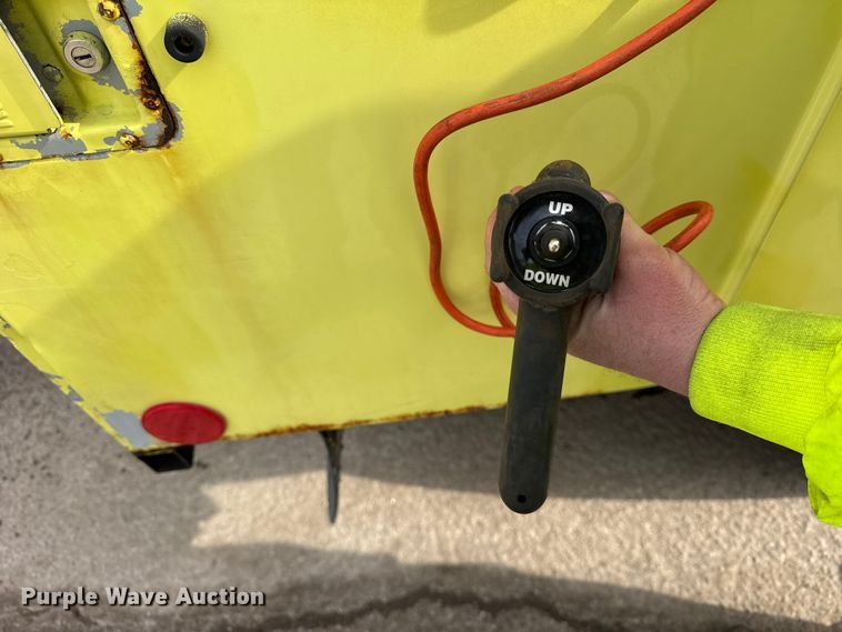 image for item EF2414 2001 Ford F350 Super Duty utility bed pickup truck