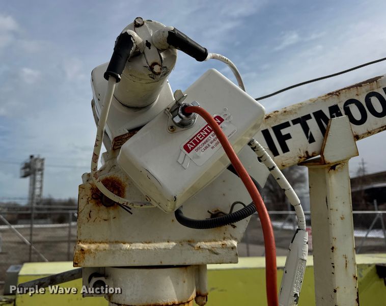 image for item EF2414 2001 Ford F350 Super Duty utility bed pickup truck