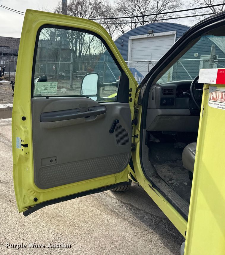 image for item EF2414 2001 Ford F350 Super Duty utility bed pickup truck