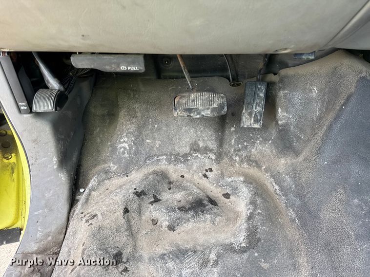 image for item EF2414 2001 Ford F350 Super Duty utility bed pickup truck