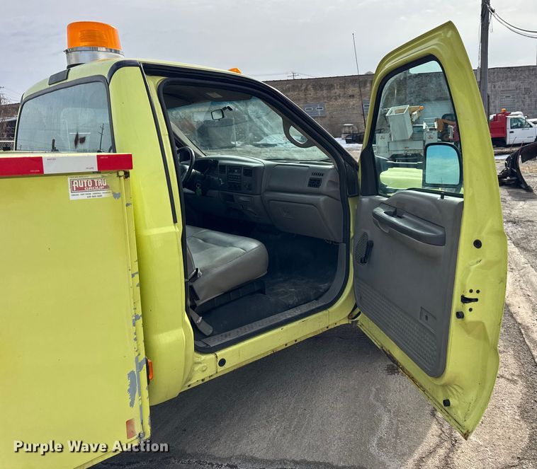 image for item EF2414 2001 Ford F350 Super Duty utility bed pickup truck