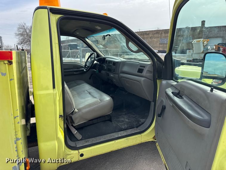 image for item EF2414 2001 Ford F350 Super Duty utility bed pickup truck