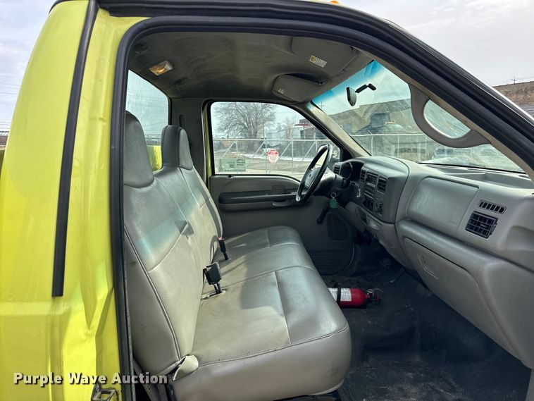 image for item EF2414 2001 Ford F350 Super Duty utility bed pickup truck