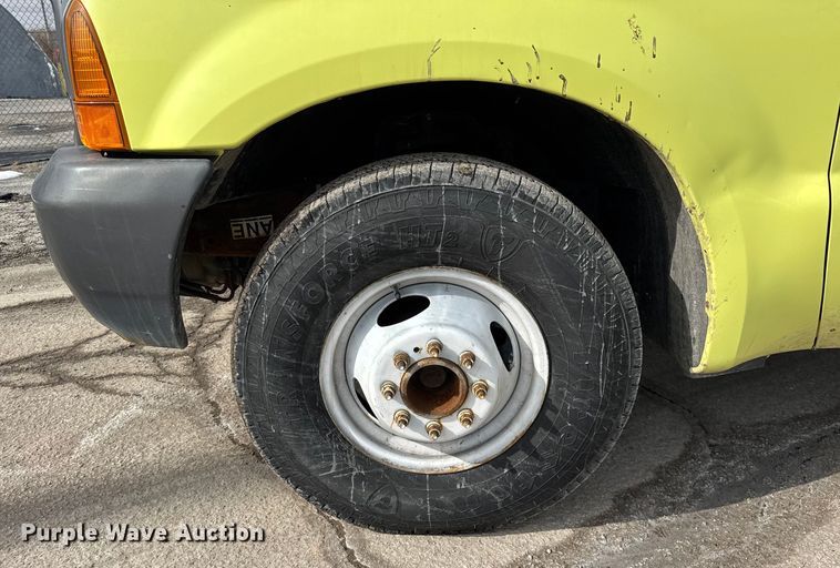 image for item EF2414 2001 Ford F350 Super Duty utility bed pickup truck