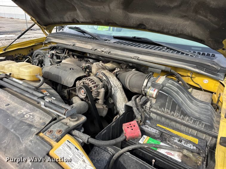 image for item EF2414 2001 Ford F350 Super Duty utility bed pickup truck