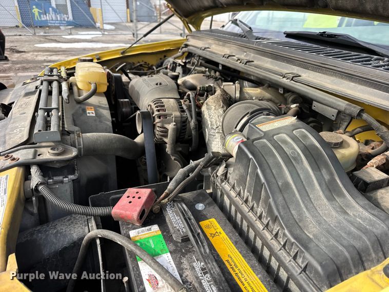 image for item EF2414 2001 Ford F350 Super Duty utility bed pickup truck