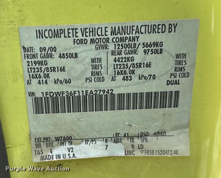 image for item EF2414 2001 Ford F350 Super Duty utility bed pickup truck