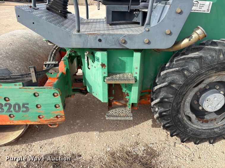 image for item EF6322 Hamm 3205 single drum vibratory roller