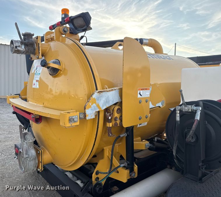 image for item EG1879 2025 Vermeer V500LE vacuum excavator