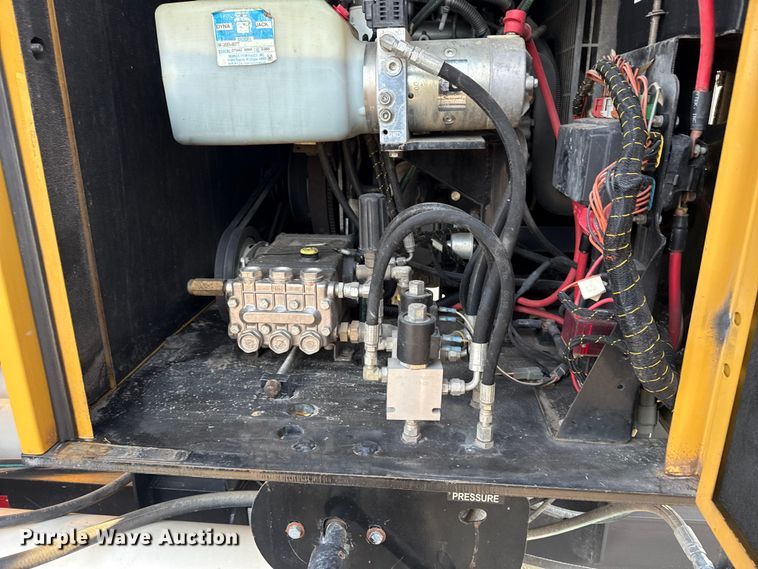 image for item EG1879 2025 Vermeer V500LE vacuum excavator