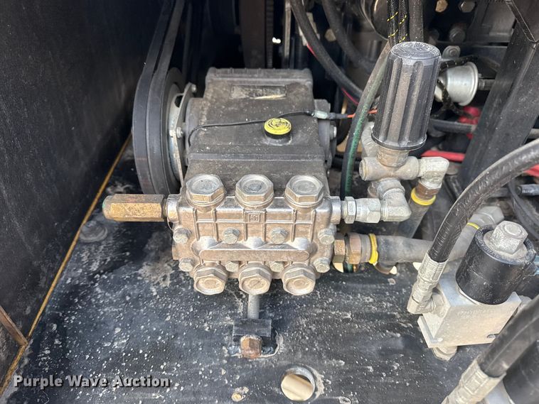 image for item EG1879 2025 Vermeer V500LE vacuum excavator