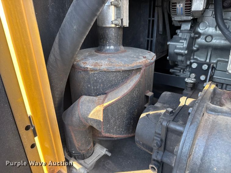 image for item EG1879 2025 Vermeer V500LE vacuum excavator