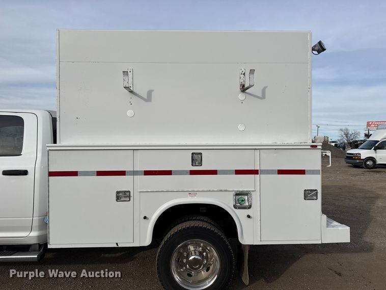 image for item EG2010 2014 RAM 5500HD utility / service truck