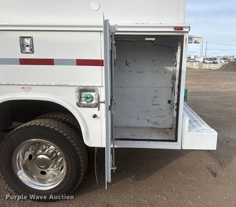 image for item EG2010 2014 RAM 5500HD utility / service truck