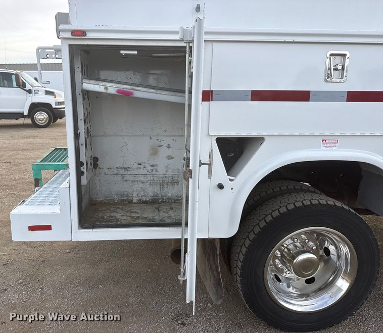 image for item EG2010 2014 RAM 5500HD utility / service truck