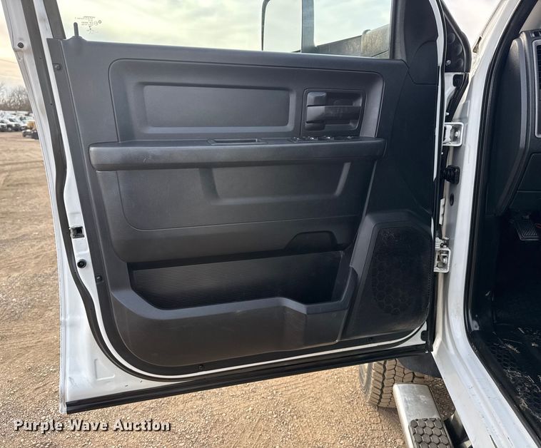 image for item EG2010 2014 RAM 5500HD utility / service truck