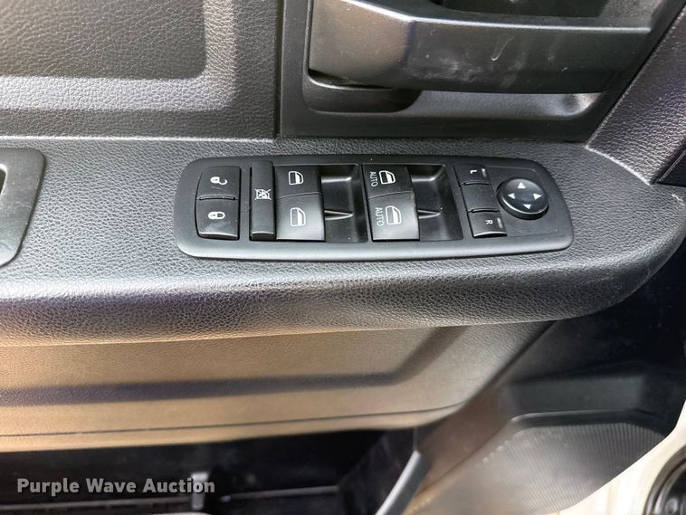 image for item EG2010 2014 RAM 5500HD utility / service truck