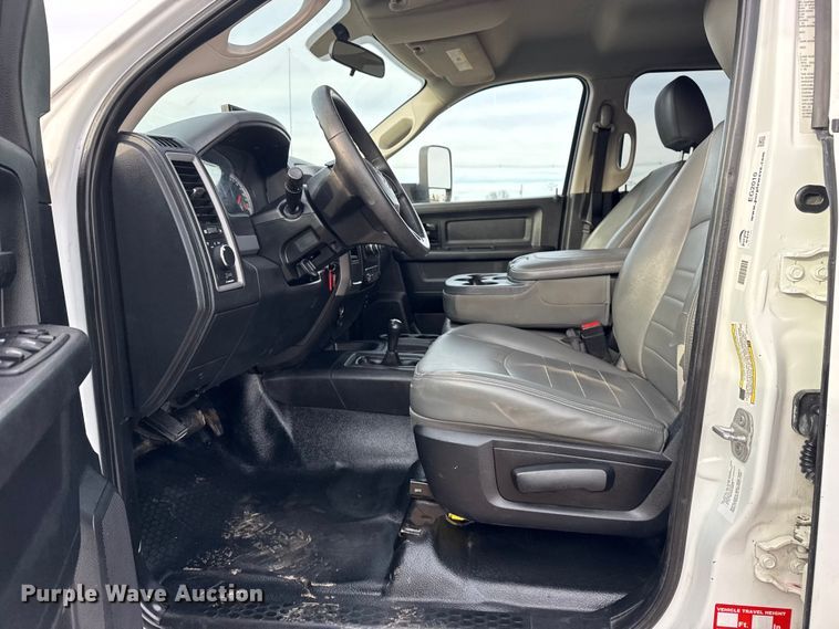 image for item EG2010 2014 RAM 5500HD utility / service truck