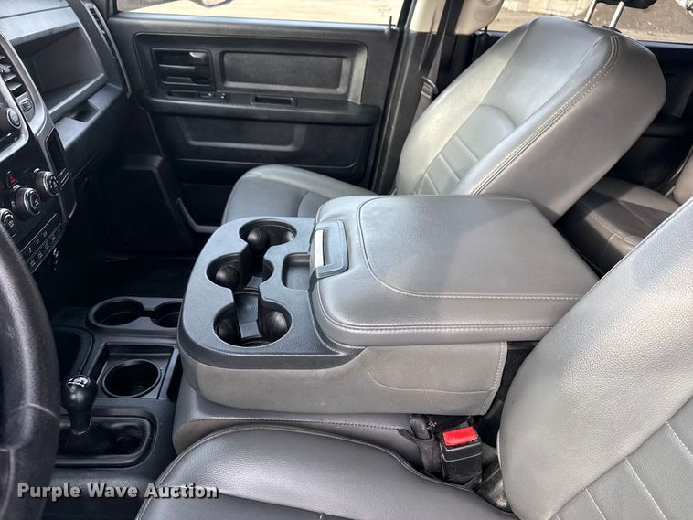 image for item EG2010 2014 RAM 5500HD utility / service truck