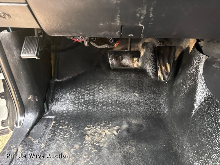 image for item EG2010 2014 RAM 5500HD utility / service truck