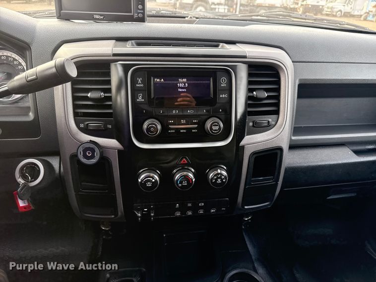 image for item EG2010 2014 RAM 5500HD utility / service truck