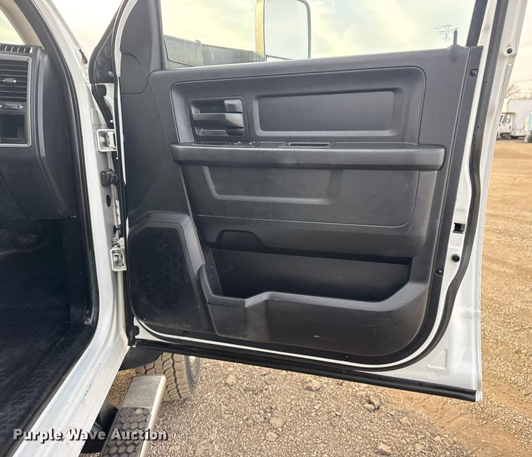 image for item EG2010 2014 RAM 5500HD utility / service truck