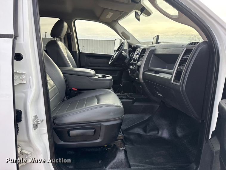 image for item EG2010 2014 RAM 5500HD utility / service truck