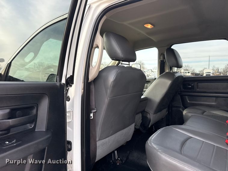 image for item EG2010 2014 RAM 5500HD utility / service truck