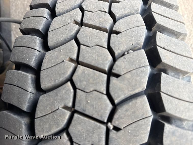 image for item EG2010 2014 RAM 5500HD utility / service truck