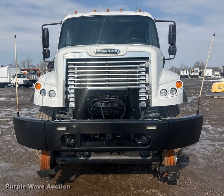 image for item EG2020 2012 Freightliner Business Class M2 crane truck