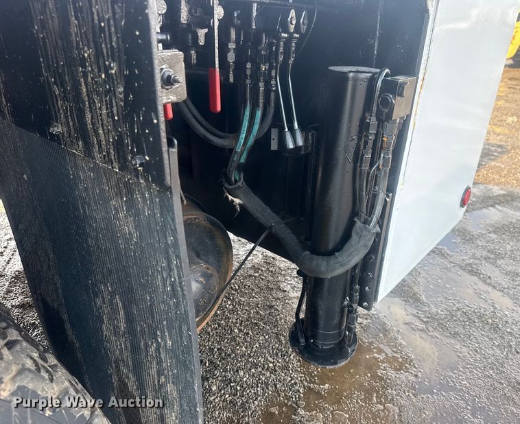 image for item EG2020 2012 Freightliner Business Class M2 crane truck