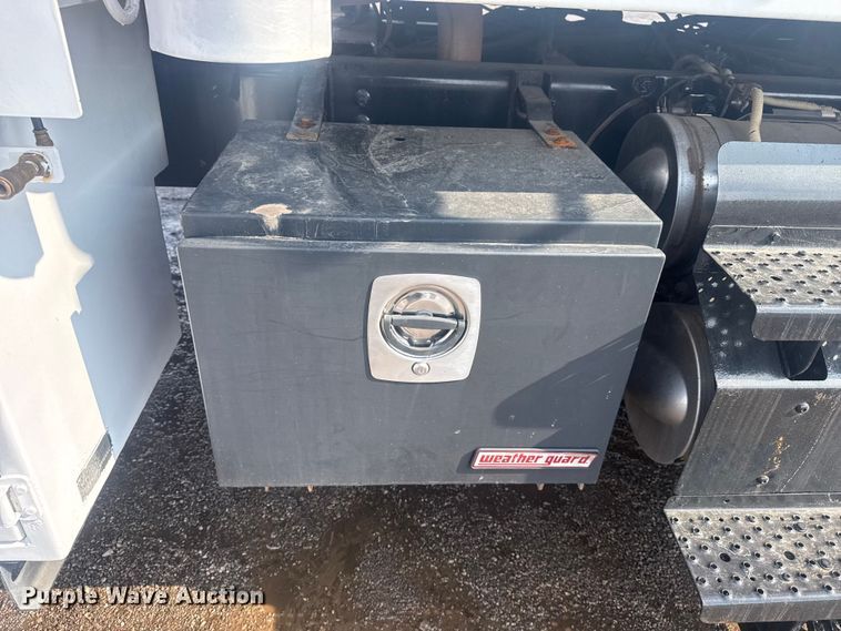 image for item EG2020 2012 Freightliner Business Class M2 crane truck