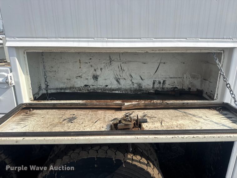 image for item EG2020 2012 Freightliner Business Class M2 crane truck