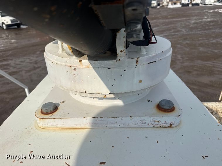 image for item EG2020 2012 Freightliner Business Class M2 crane truck