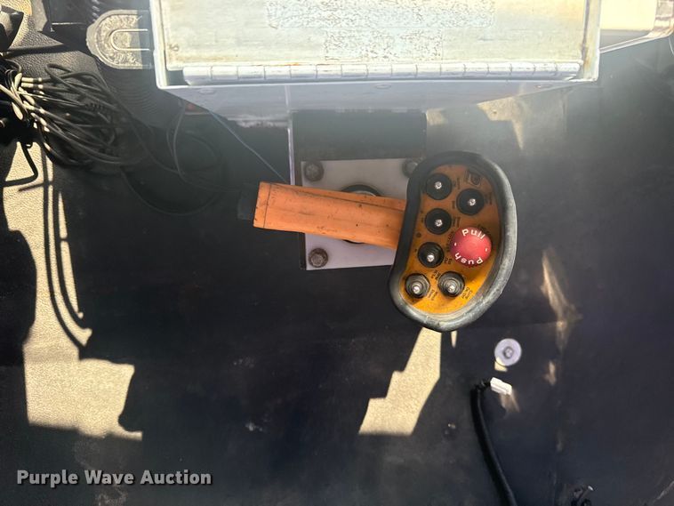 image for item EG2020 2012 Freightliner Business Class M2 crane truck