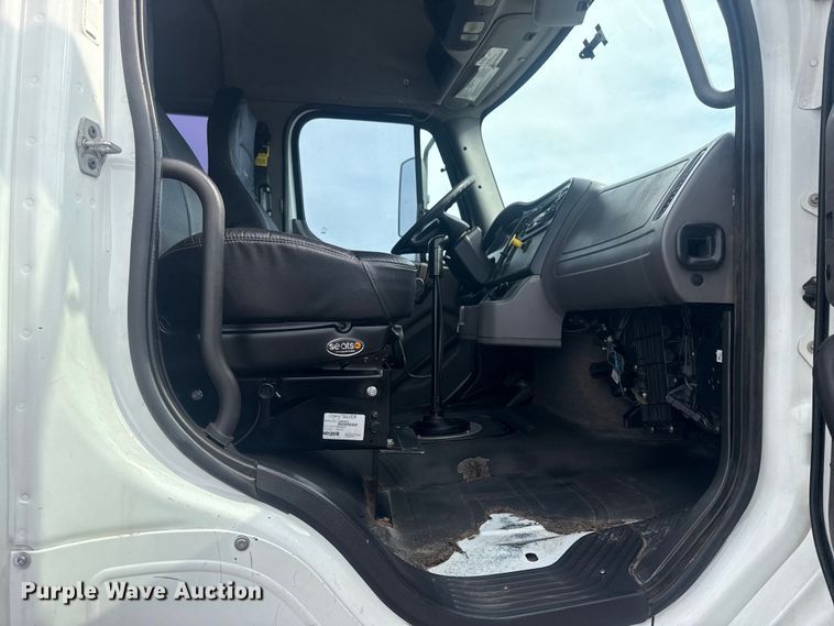 image for item EG2020 2012 Freightliner Business Class M2 crane truck