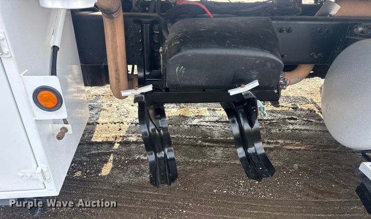 image for item EG2022 2010 Freightliner Business Class M2 Crew Cab crane truck