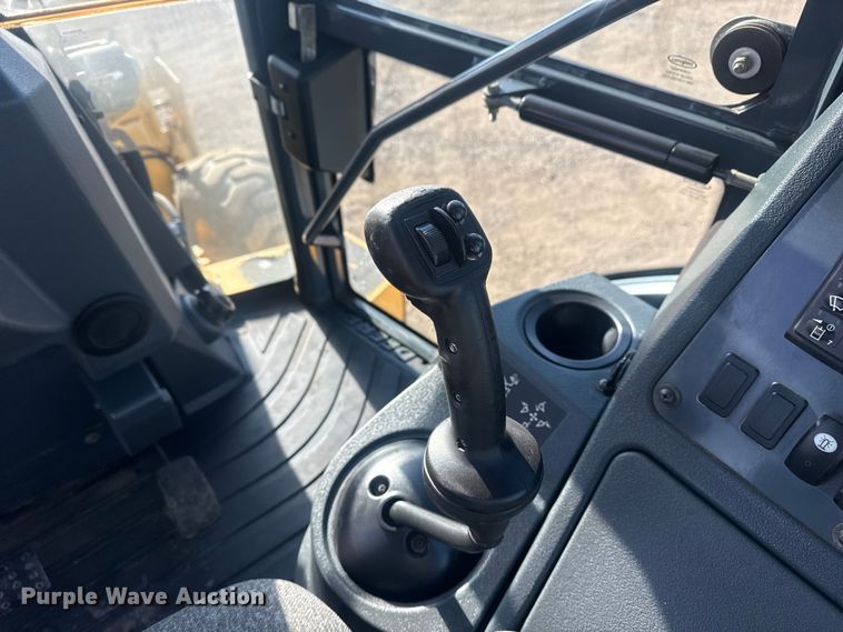 image for item EG2045 2015 John Deere 310SK backhoe