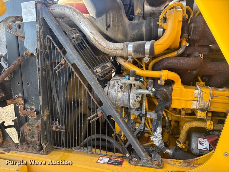 image for item EG2045 2015 John Deere 310SK backhoe