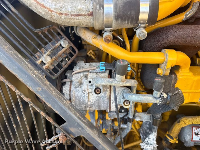 image for item EG2045 2015 John Deere 310SK backhoe