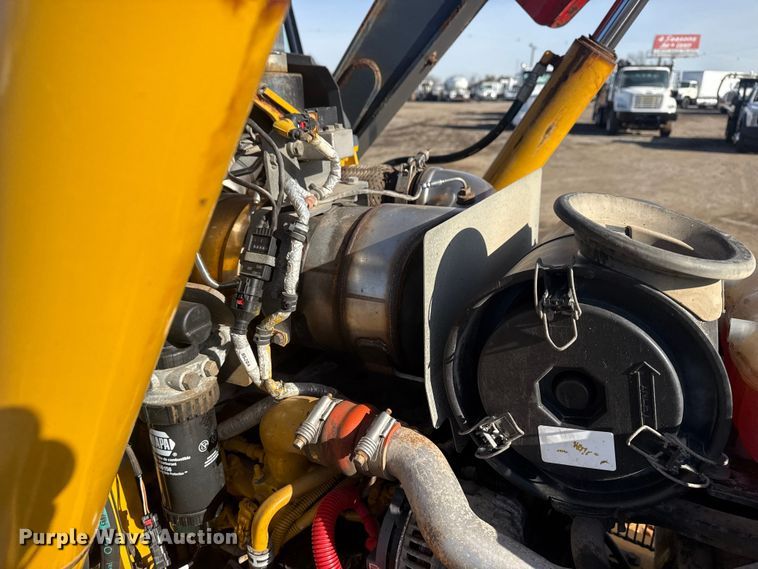 image for item EG2045 2015 John Deere 310SK backhoe