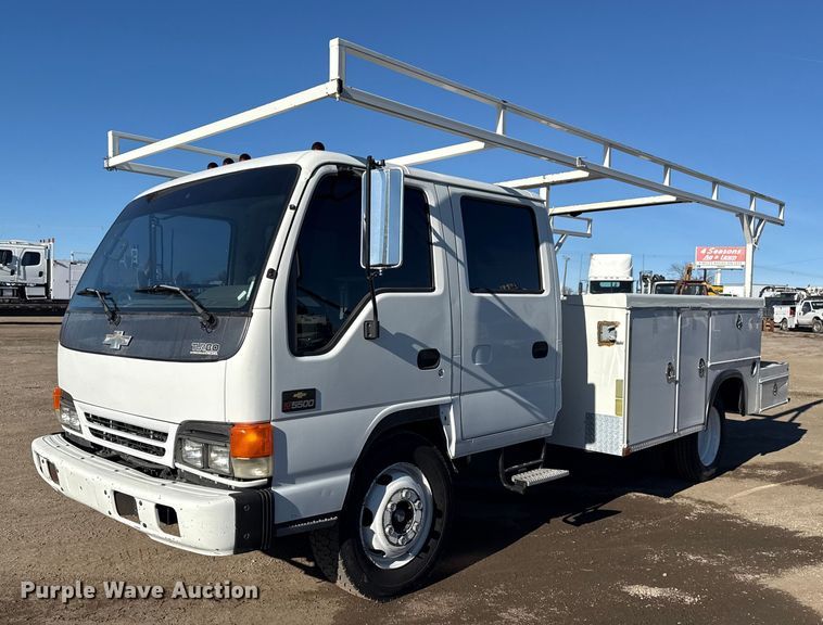 image for item EG2058 2003 Chevrolet W5500 utility / service truck