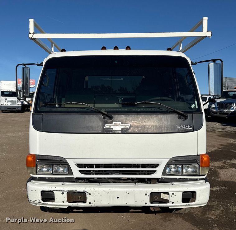 image for item EG2058 2003 Chevrolet W5500 utility / service truck