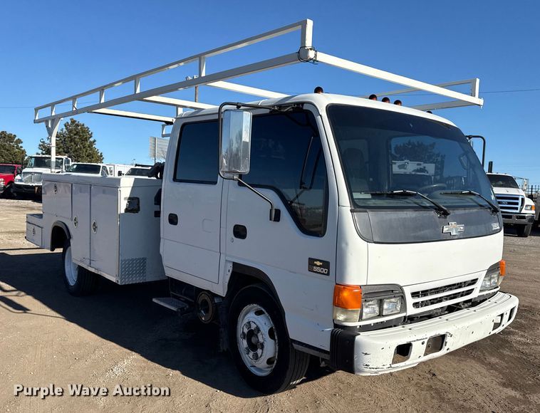 image for item EG2058 2003 Chevrolet W5500 utility / service truck