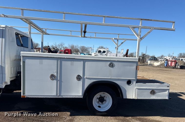 image for item EG2058 2003 Chevrolet W5500 utility / service truck