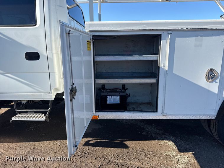 image for item EG2058 2003 Chevrolet W5500 utility / service truck