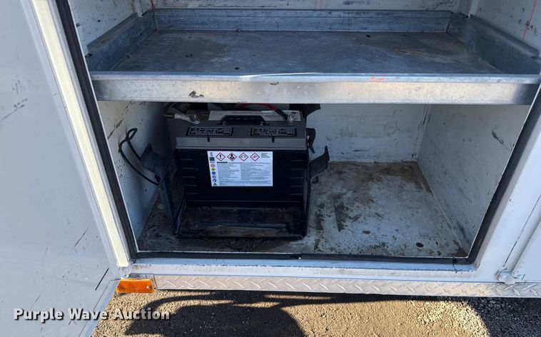 image for item EG2058 2003 Chevrolet W5500 utility / service truck