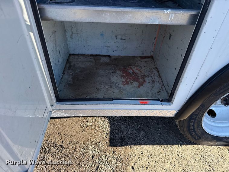 image for item EG2058 2003 Chevrolet W5500 utility / service truck