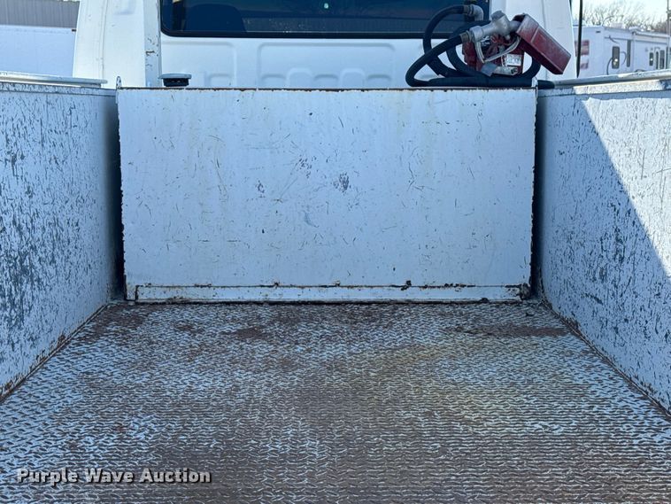 image for item EG2058 2003 Chevrolet W5500 utility / service truck