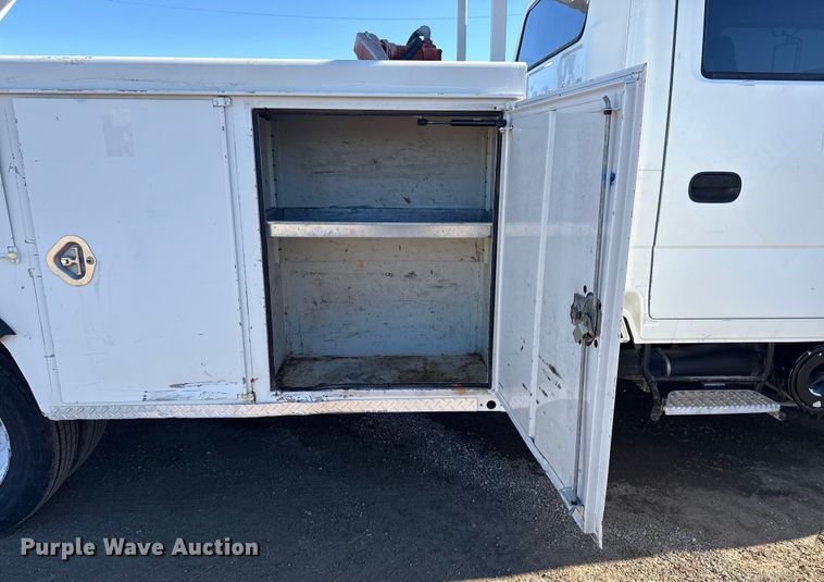 image for item EG2058 2003 Chevrolet W5500 utility / service truck